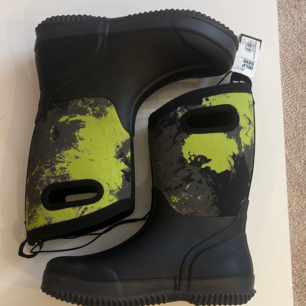 DSG Kids Black and Lime Green Splatter Waterproof Rain Boots